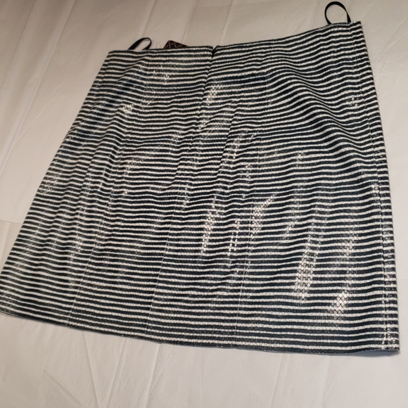 Tory Burch NEW Skirt Stripe Embossed Leather Mini NWT Women's 4 🎉HP🎉 - Picture 9 of 16